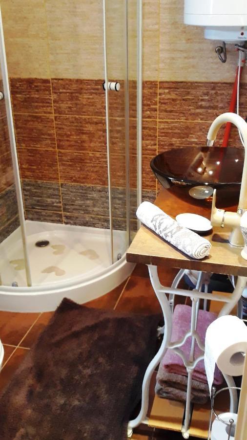 Appartement Tiny House Olivia à Liptovský Hrádok Extérieur photo
