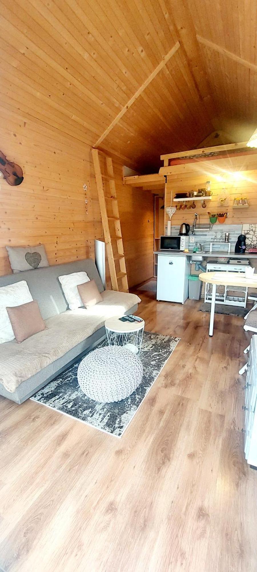 Appartement Tiny House Olivia à Liptovský Hrádok Extérieur photo